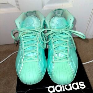 PRO MODEL 2G SHOES TEAL
SIZE 8 Men